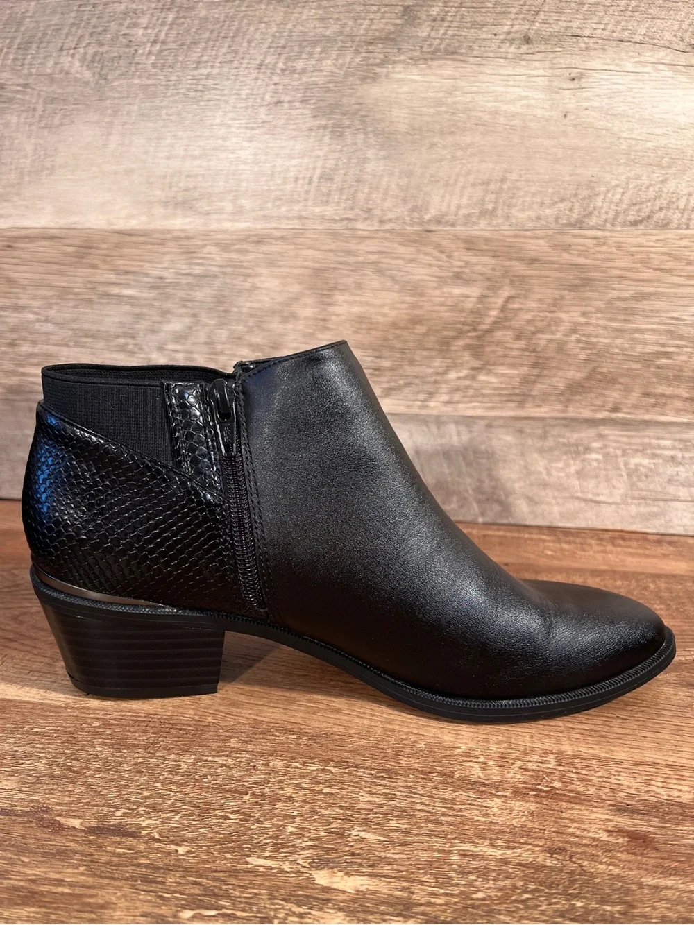 Simply Vera Vera Wang Black Ankle Boots Size 8 Block Heel Booties